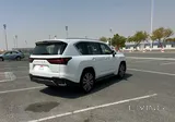 Lexus LX 700